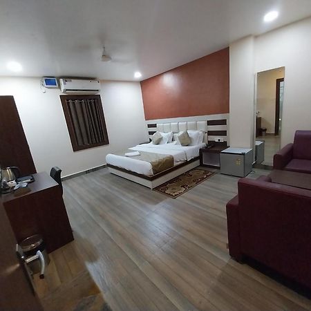 Hotel Paradise Convention Bhubaneswar Exterior photo